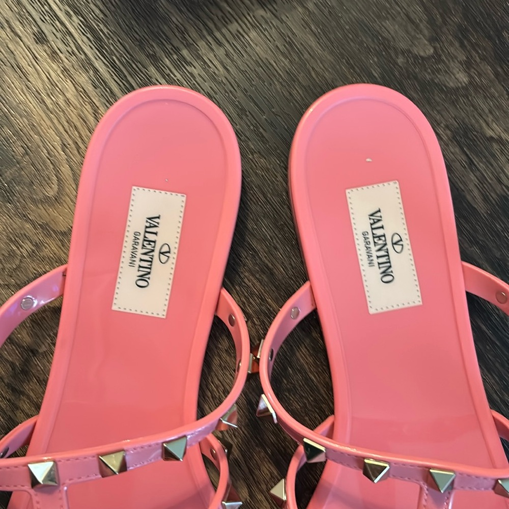AUTHENTIC Valentino Garavani Rockstud Jelly Flat T strap Sandal size 41 - Picture 3 of 5
